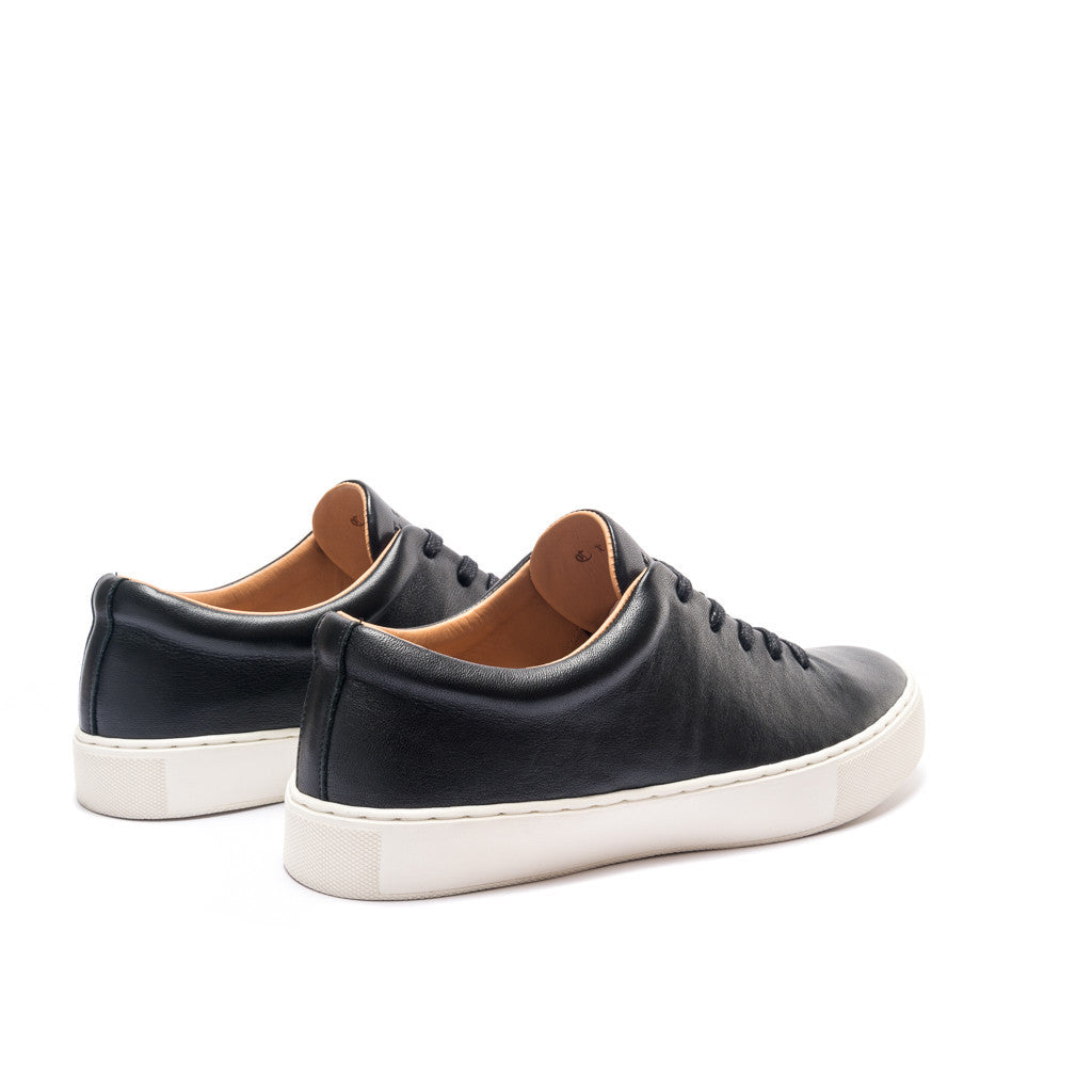 UPTON WHOLECUT SNEAKER - BLACK WHITE - mashroom7