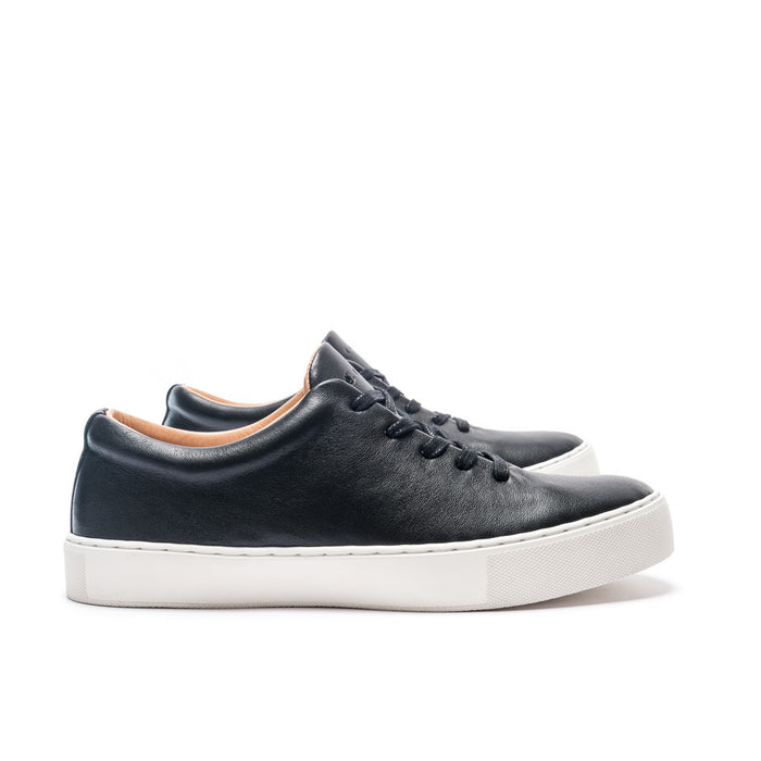 UPTON WHOLECUT SNEAKER - BLACK WHITE - mashroom7